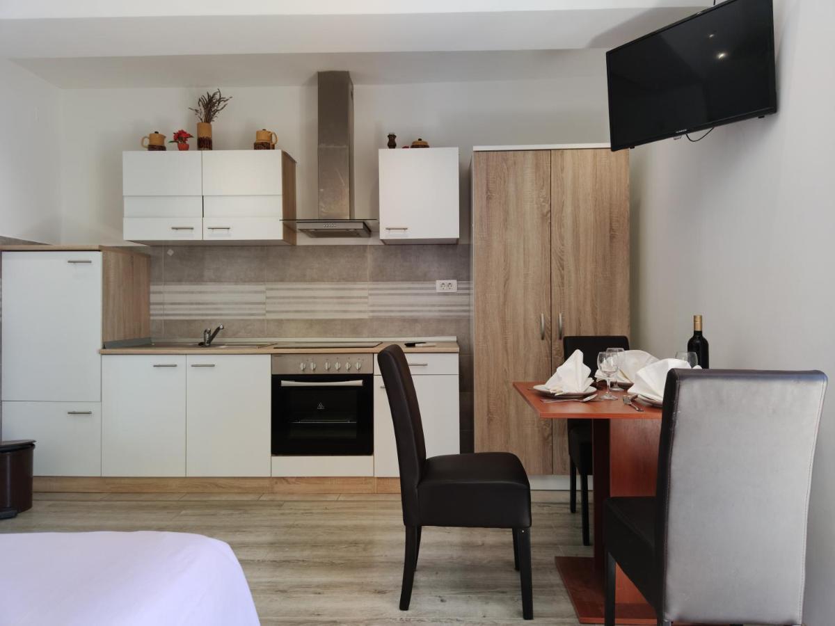 Mladenka Apartment Brist