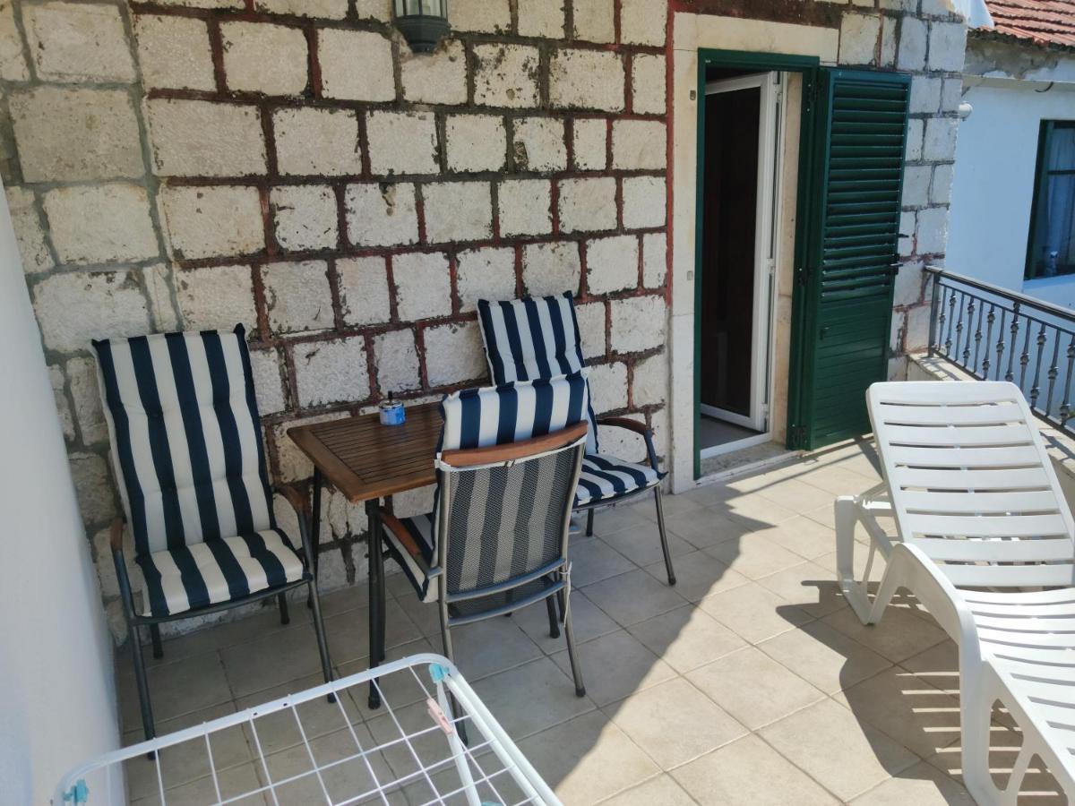 Apartment Mladenka Brist